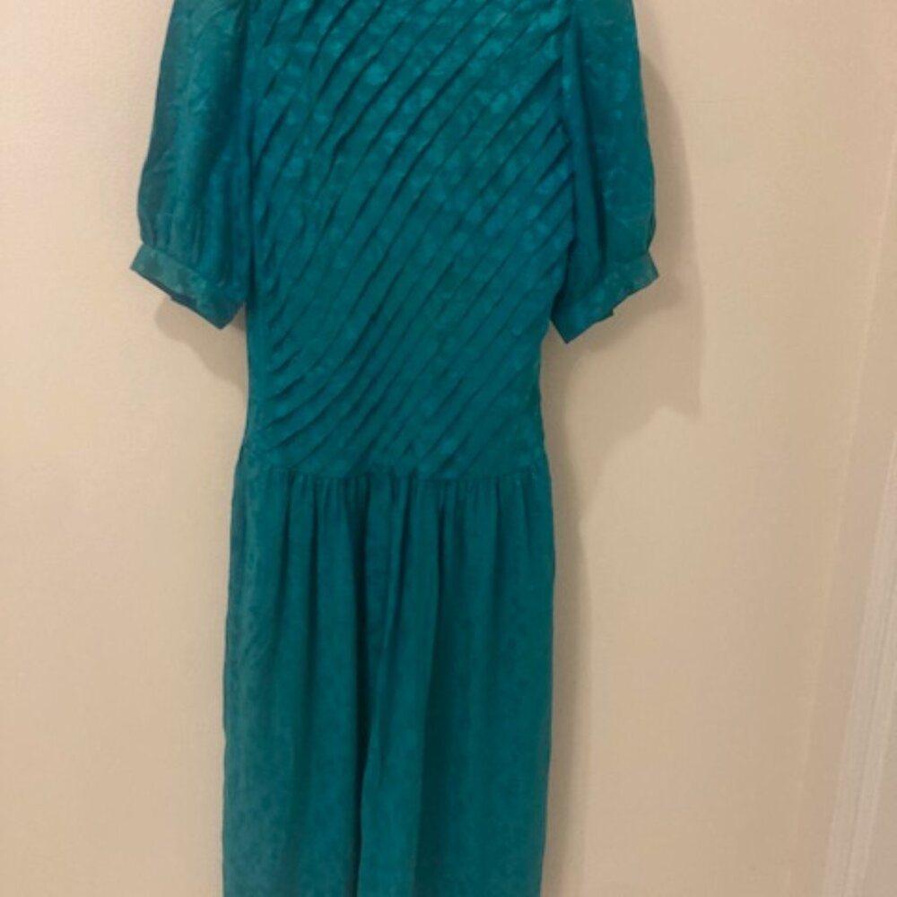 Emerald green dress, 100% silk made in Kong Kong